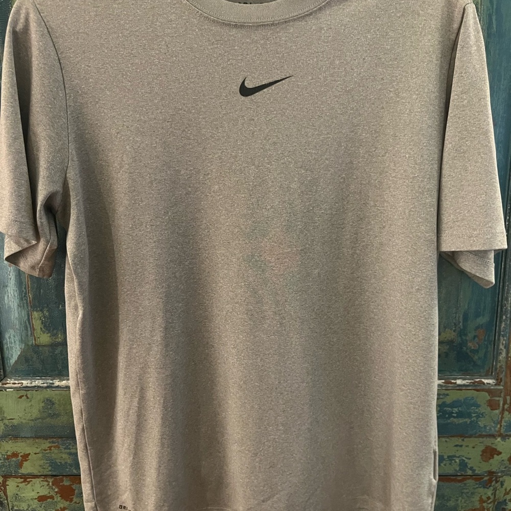 NIKE grey Dri-Fit YXL short sleeved shirt